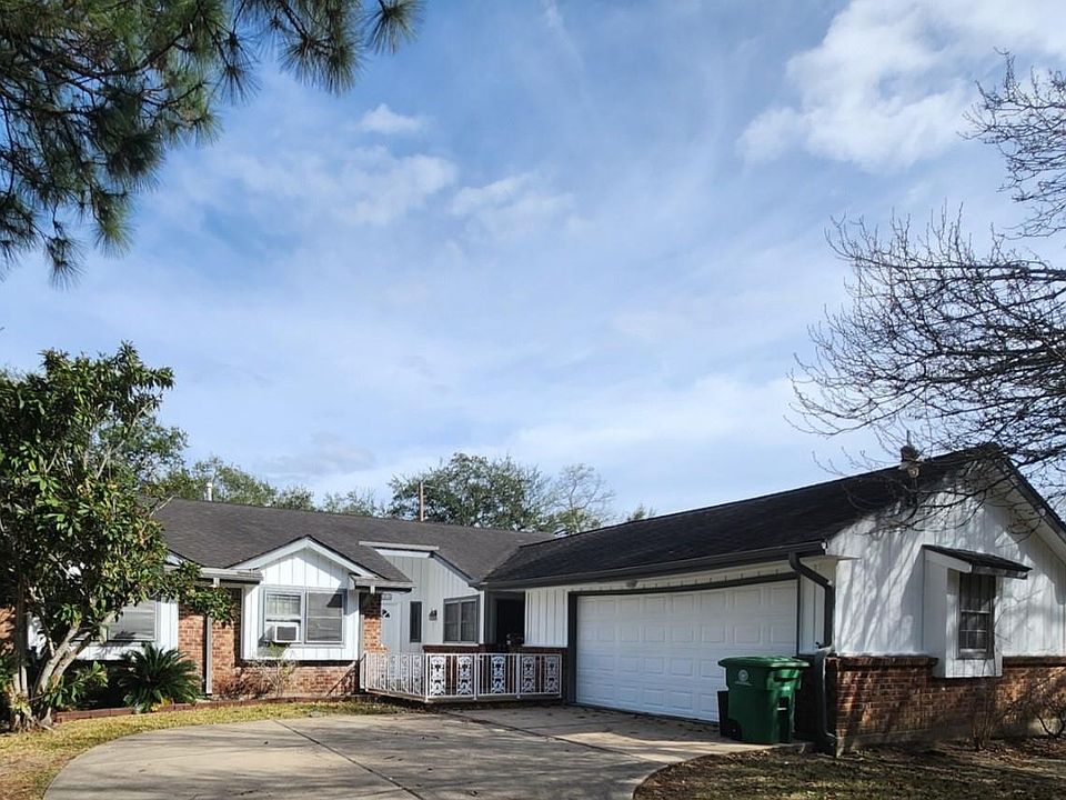 1st image of 8403 Mullins Dr