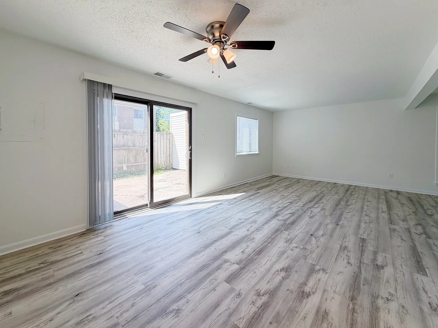 4 bed, 1830 sqft, $2,400 — Photo 4