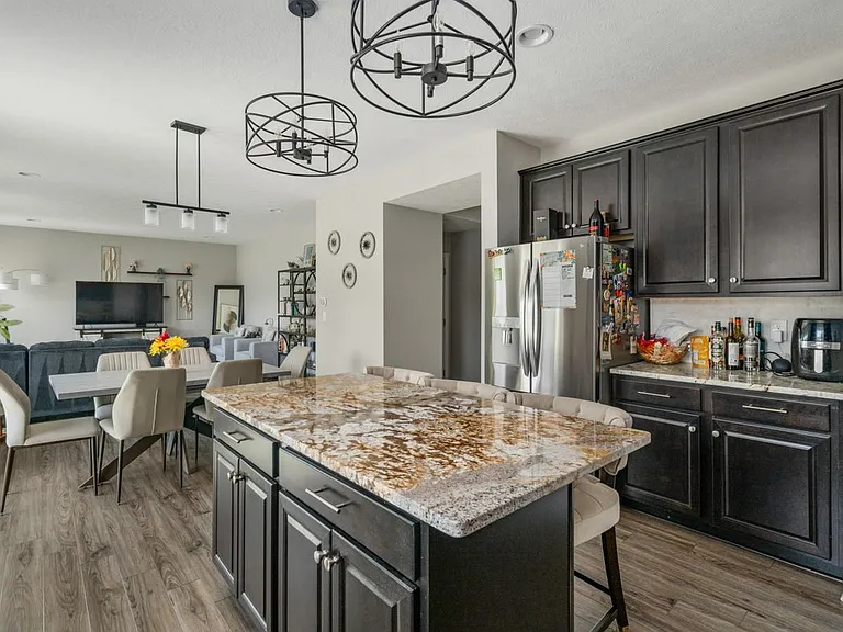 1033 Quarry Oak Dr — Photo 35