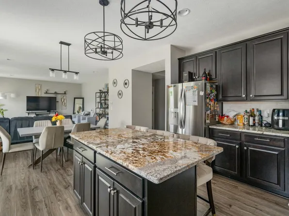 1033 Quarry Oak Dr, Grove City, OH 43123