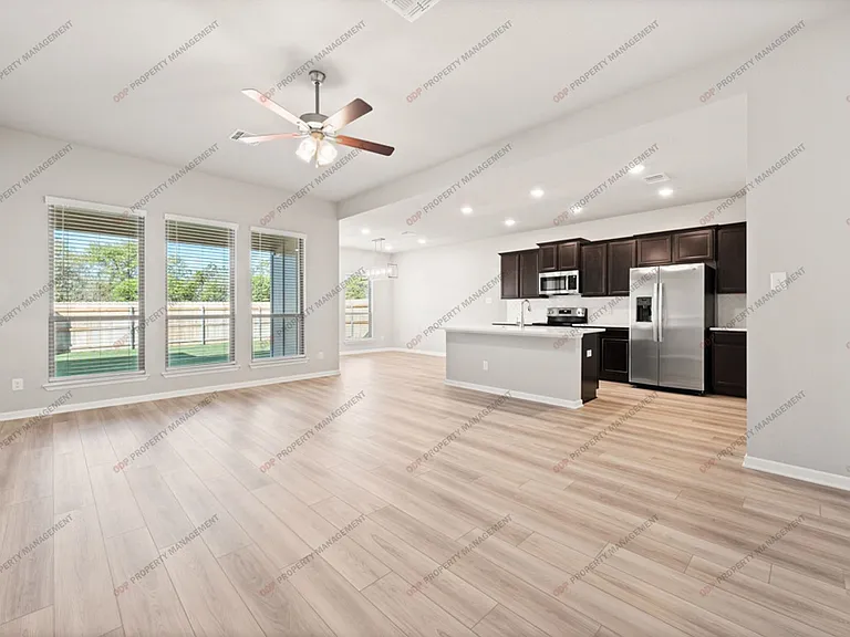 9512 Swenson Ln — Photo 4