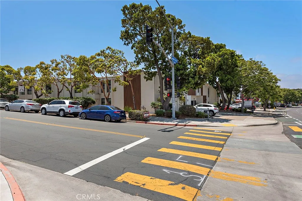 2 bed, 931 sqft, $2,900 — Photo 4