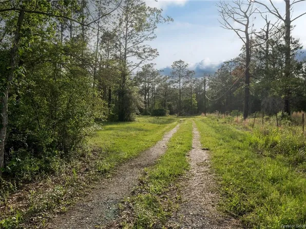 3925 McLean Rd, Dequincy, LA 70633