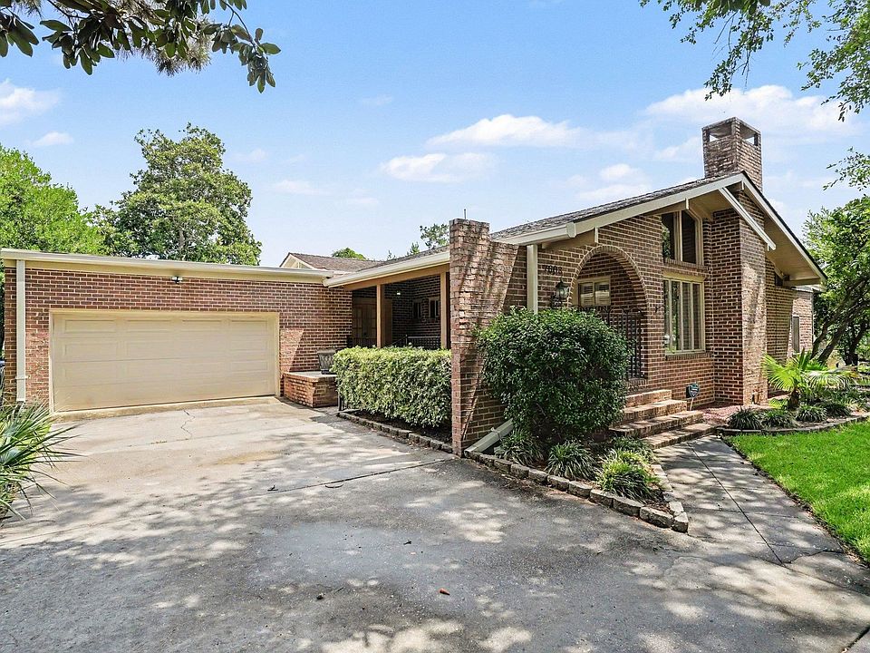 1st image of 7608 Kingswood Dr.