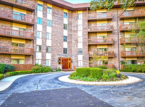 3rd image of 120 Lakeview Dr APT 512
