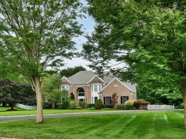 2 Meadow View Rd, Peapack Gladstone Boro, NJ 07934