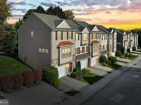 2442 Schultz Way, York, PA 17402