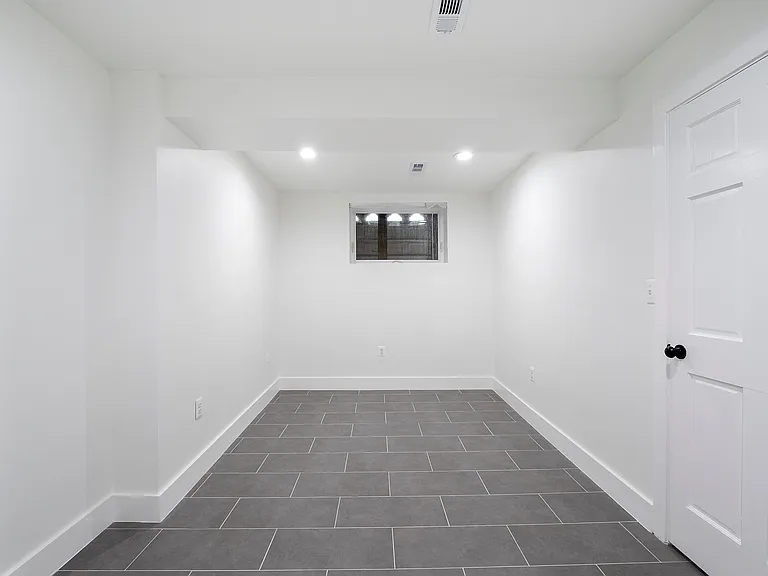 730 Newton Pl NW — Photo 8
