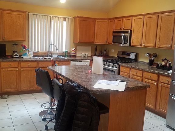 5th image of 5712 W 90th St