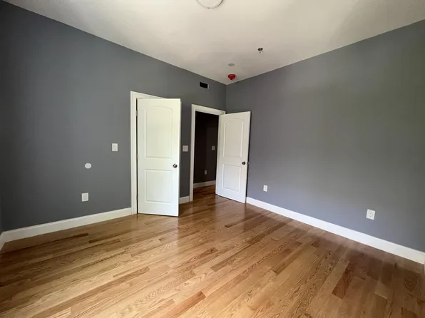 337 Cambridge St #2, Cambridge, MA 02141