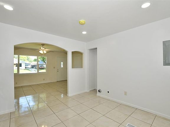 5th image of 4001 Kalmar Dr