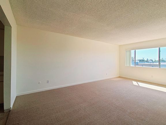 3rd image of 415 D St #24