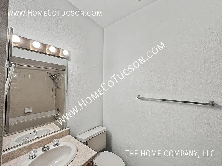 5750 N Camino Esplendora #109 — Photo 11