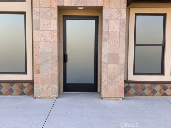 215 N Main St, Santa Ana, CA 92701