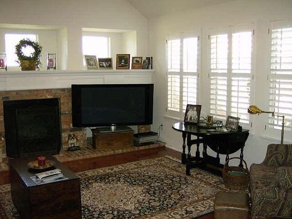5th image of 3725 Lake Country Dr