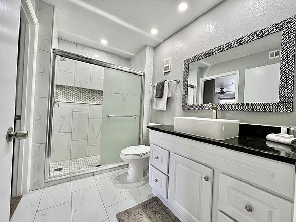 2nd image of 7280 Westpointe Blvd APT 825