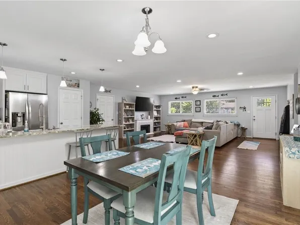 453 Caren Dr, Virginia Beach, VA 23452