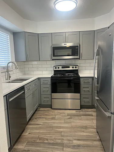 2524 Hill Ave #11 Photo 1