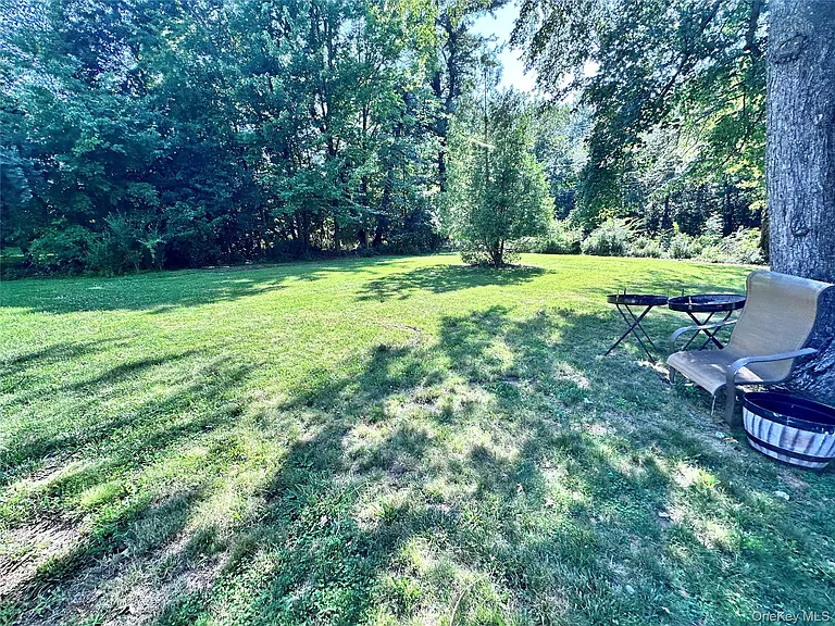 48 Medway Ave — Photo 17