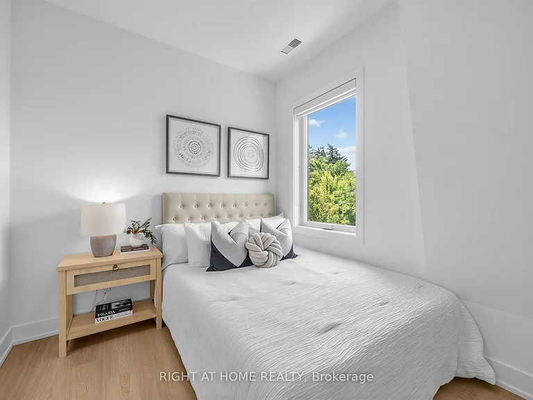 1416 Islington Ave #B — Photo 19