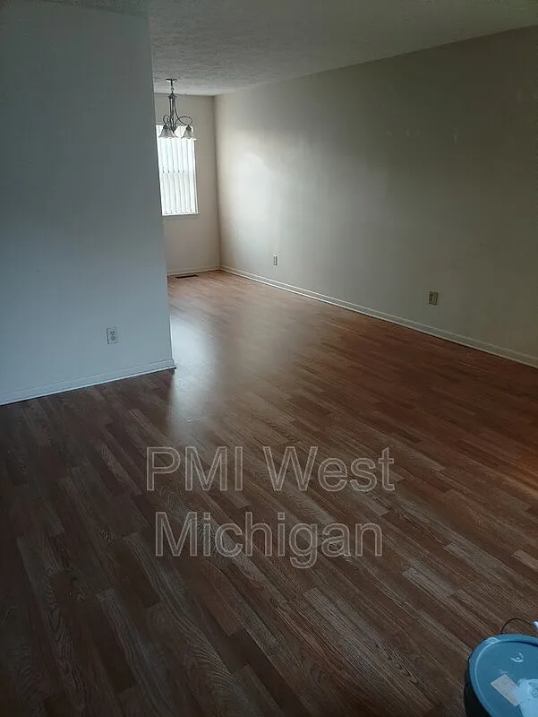 2 bed, 1.5 bath, $1,300 — Photo 3