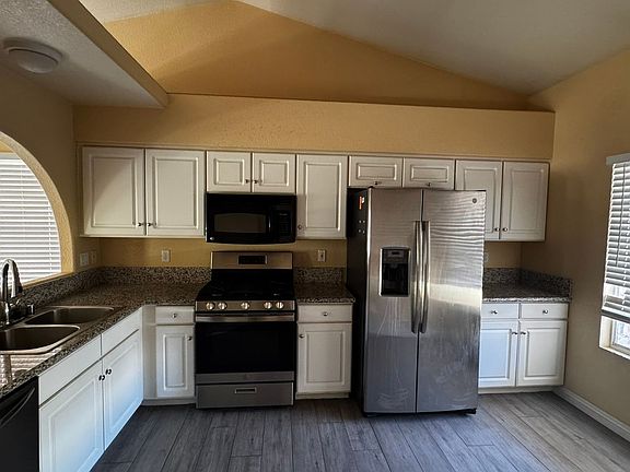 2nd image of 249 Datura St