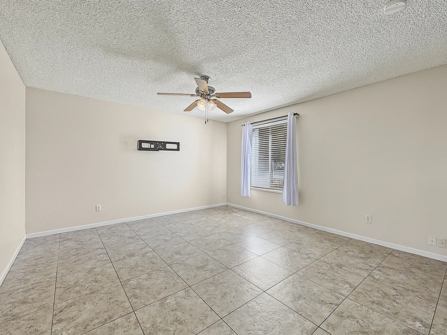 8344 E Chaparral Rd — Photo 3