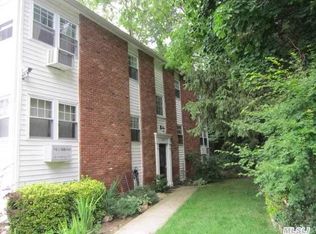 146 Church St APT 4B, Kings Park, NY 11754