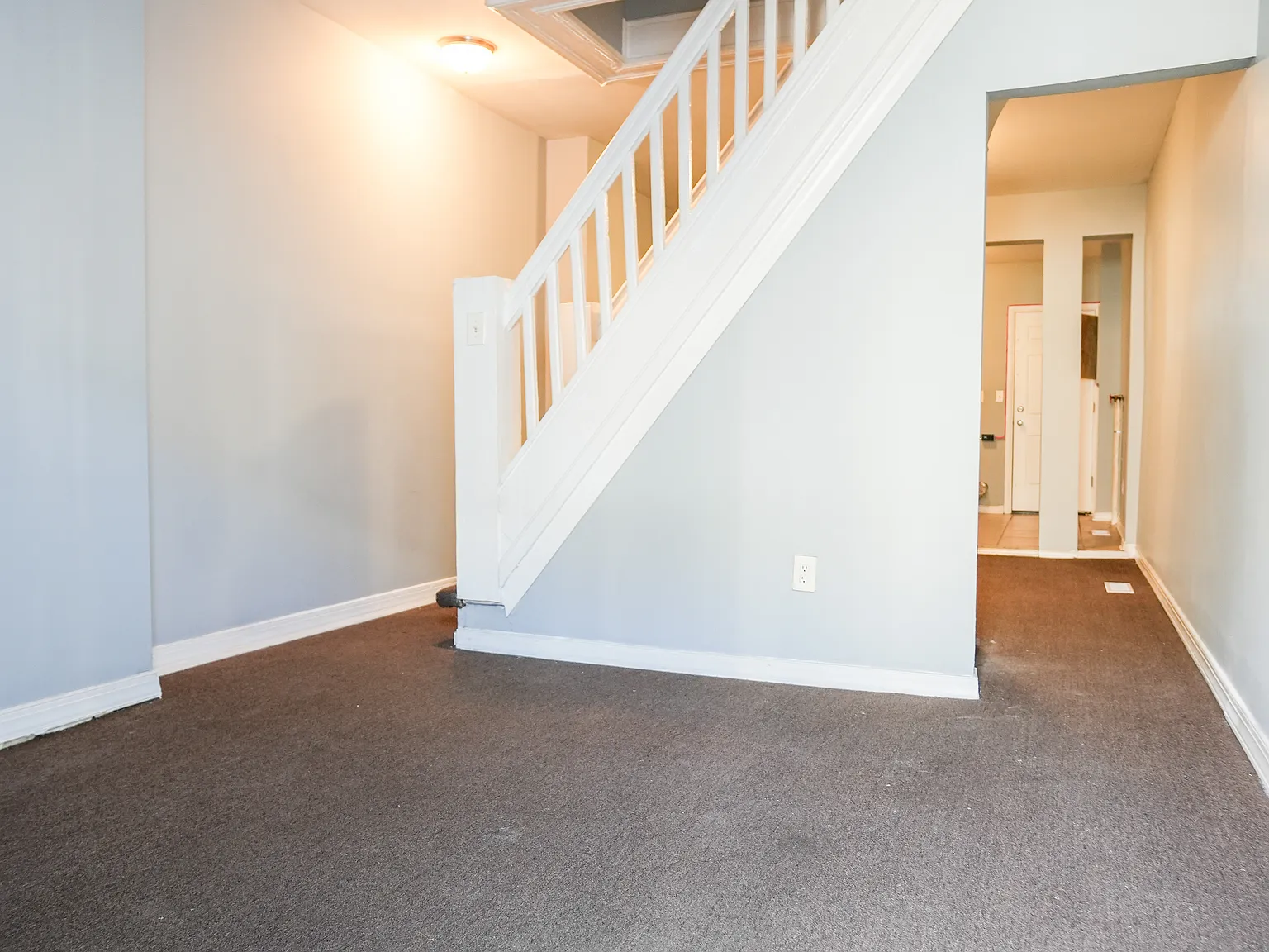 2 bed, 1.0 bath, $1,400 — Photo 2