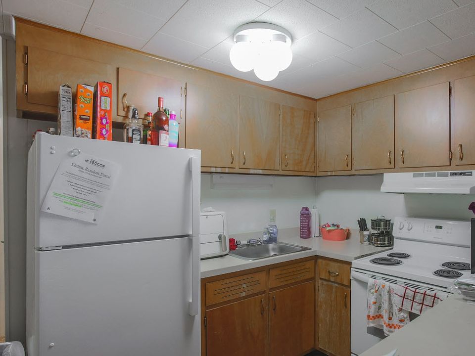 1st image of 400 Illinois St #1