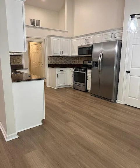 920 Charles Hall Dr — Photo 30