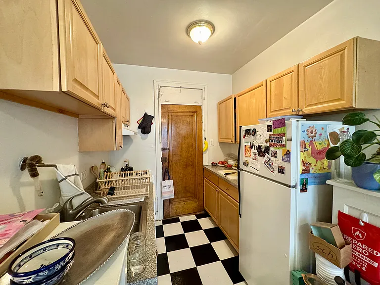 748 W Webster Ave #203 — Photo 5