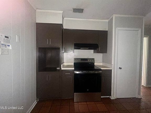 4th image of 4504 Robinhood Dr