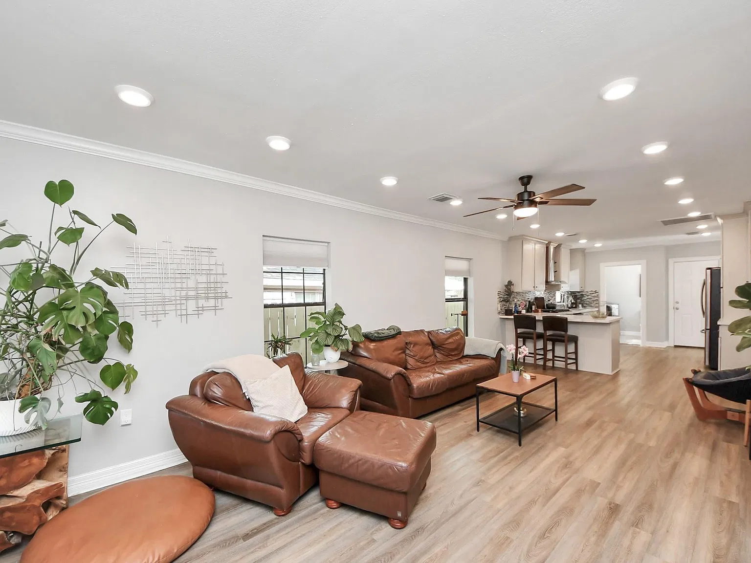 2 bed, 2.0 bath, 1081 sqft, $1,950 — Photo 4