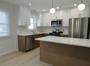 7356 N Harlem Ave APT 3W, Chicago, IL 60631