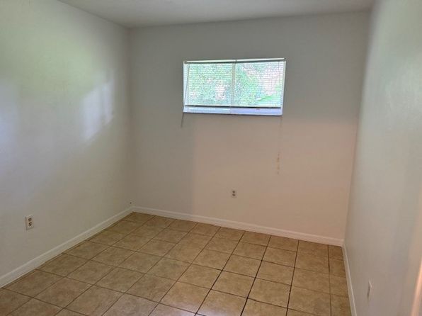 3961 SE 18th Ave UNIT D