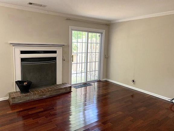 5th image of 302 Bridge Ln SE