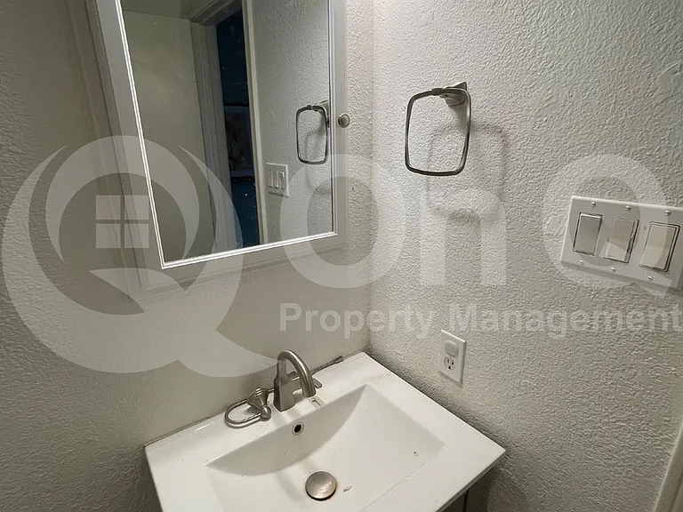 225 Pinyon Ln — Photo 21
