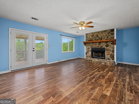 4th image of 255 Frankie Ln