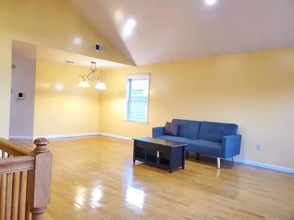 27 Jewett Avenue image 4 of 18