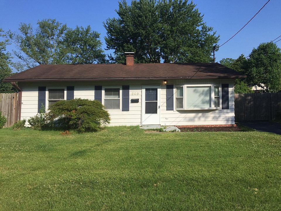 1st image of 205 Sioux Dr