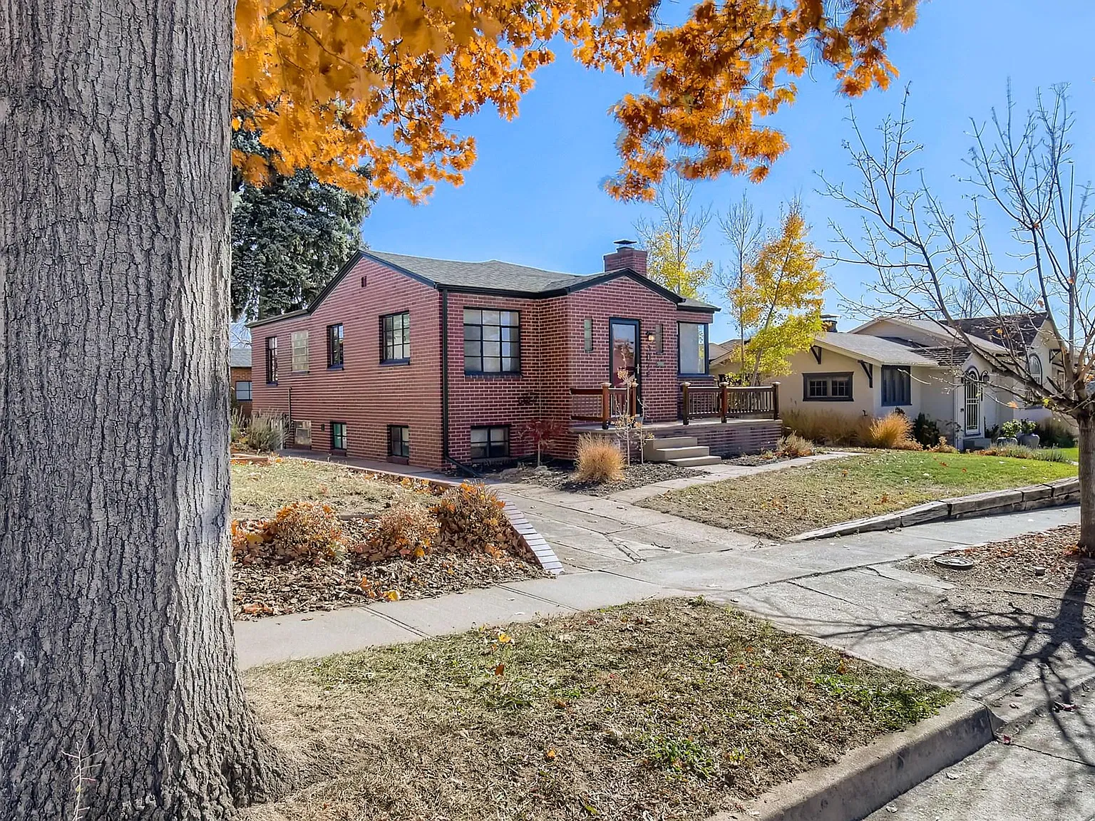 3076 Benton St — Photo 4