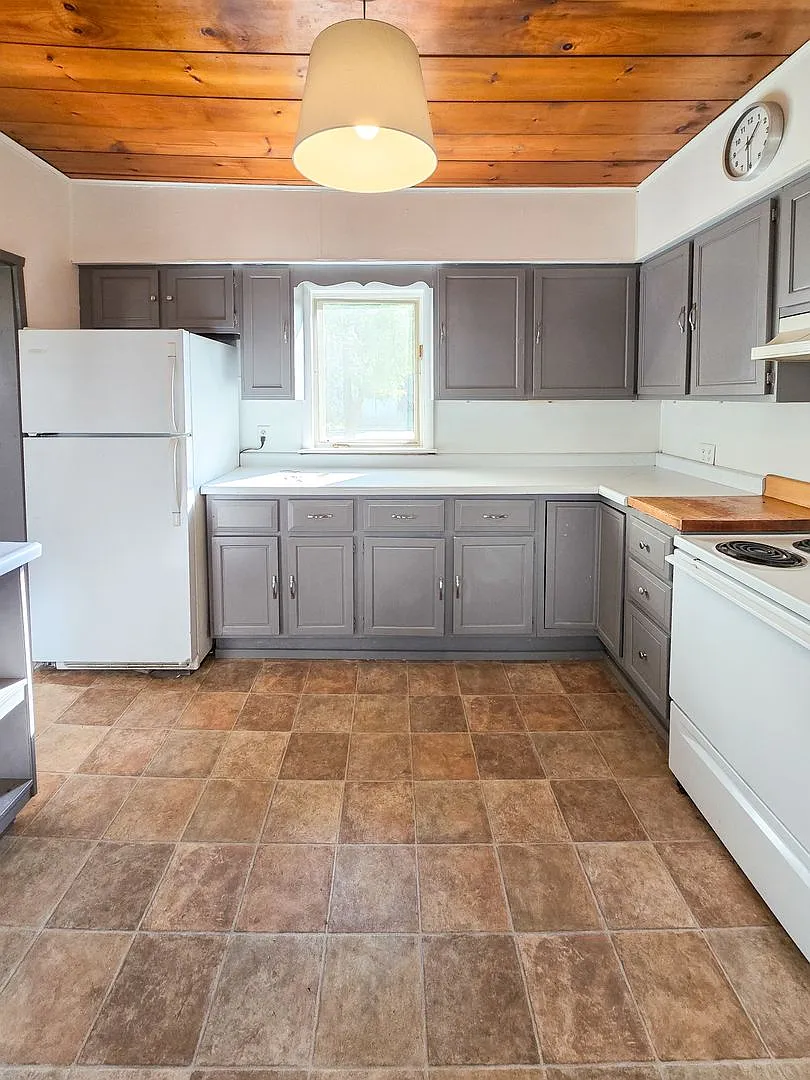 $1520| 4BD 2BA | 417 Marston Ave | Available 06/01/2027 — Photo 4