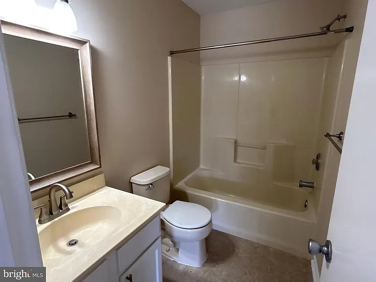 504 Britton Pl — Photo 18
