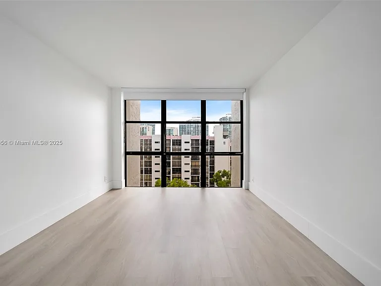17021 N Bay Rd #1025 — Photo 7