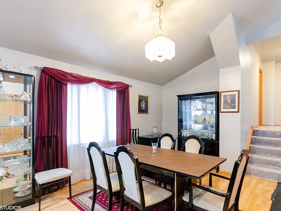 4th image of 455 Campbell Ave