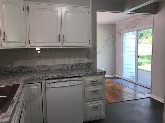 3rd image of 8615 Woodward St