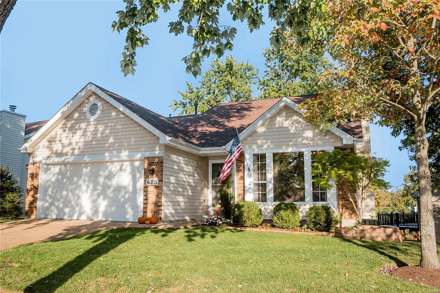 425 Oak Glen Dr photo 1
