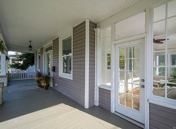 5th image of 2601 Barton Ave