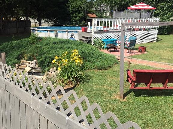 2nd image of 154 Stones River Ln